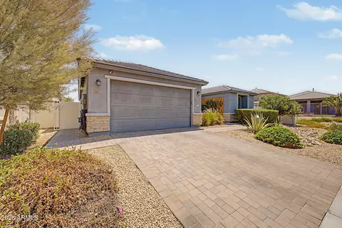 Exterior - 6325 S 24th Pl, Phoenix, AZ 85042 photo 3 of 18