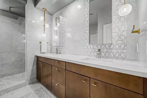 Bath - 6325 S 24th Pl, Phoenix, AZ 85042 photo 1 of 4