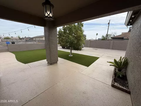 Exterior - 1309 W Apache St, Phoenix, AZ 85007 photo 15 of 17