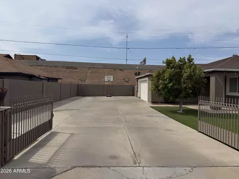 Exterior - 1309 W Apache St, Phoenix, AZ 85007 photo 3 of 17