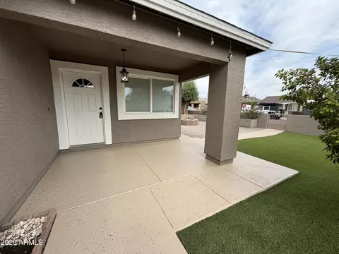 Exterior - 1309 W Apache St, Phoenix, AZ 85007 photo 16 of 17