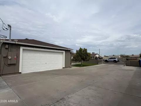 Exterior - 1309 W Apache St, Phoenix, AZ 85007 photo 14 of 17
