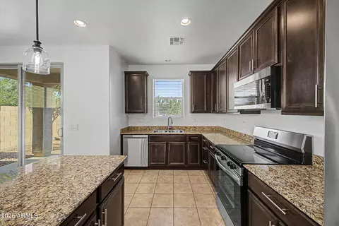 Kitchen - 3313 E Russell St, Mesa, AZ 85213 photo 4 of 6