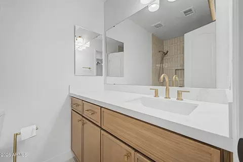 Bath - 5027 E Vaughn Dr, Phoenix, AZ 85044 photo 2 of 3