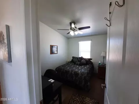 Bedroom - 53845 N Cedar Dr, Seligman, AZ 86337 photo 4 of 5