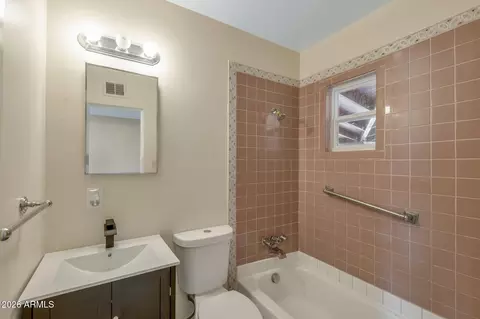 Bath - 3101 E Oak St, Phoenix, AZ 85008 photo 1 of 1