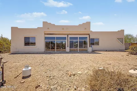 Exterior - 38116 N 15th Ave, Phoenix, AZ 85086 photo 9 of 12