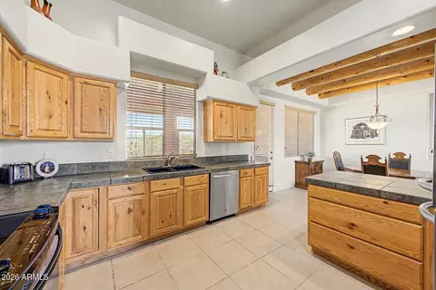Kitchen - 38116 N 15th Ave, Phoenix, AZ 85086 photo 3 of 4