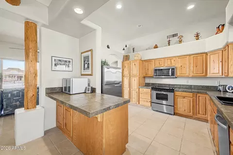 Kitchen - 38116 N 15th Ave, Phoenix, AZ 85086 photo 1 of 4