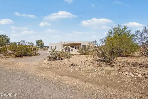 Exterior - 38116 N 15th Ave, Phoenix, AZ 85086 photo 3 of 12