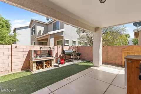 Exterior - 1361 S Swallow Ln, Gilbert, AZ 85296 photo 9 of 12