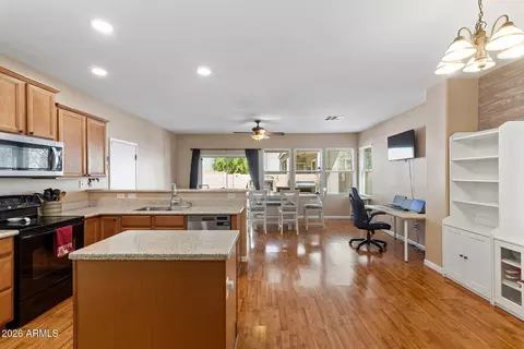 Kitchen - 1361 S Swallow Ln, Gilbert, AZ 85296 photo 8 of 9