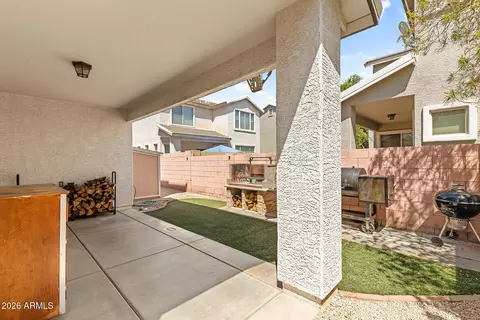 Exterior - 1361 S Swallow Ln, Gilbert, AZ 85296 photo 7 of 12