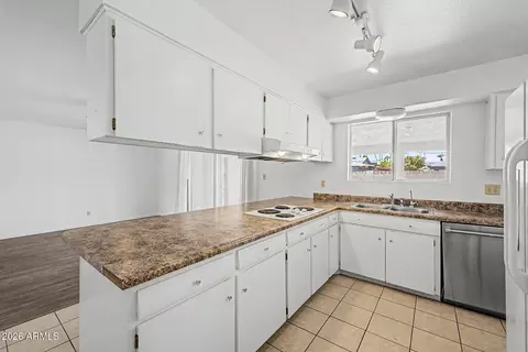 Kitchen - 622 E Grace Dr, Tempe, AZ 85281 photo 1 of 3