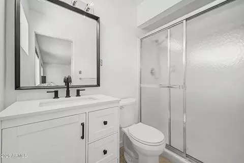 Bath - 622 E Grace Dr, Tempe, AZ 85281 photo 1 of 2