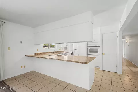 Kitchen - 622 E Grace Dr, Tempe, AZ 85281 photo 3 of 3