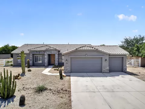 275 E Desert Holly Dr, San Tan Valley, AZ 85143