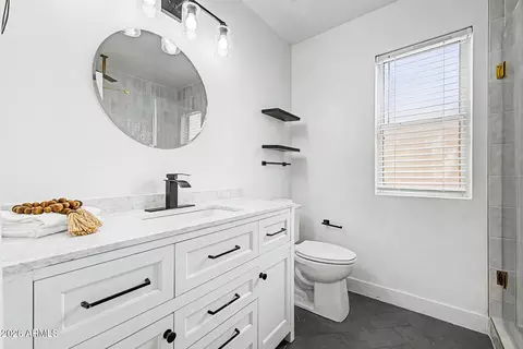 Bath - 5161 E Diamond Ave, Mesa, AZ 85206 photo 3 of 4