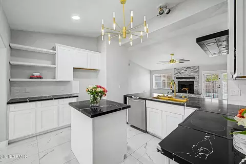 Kitchen - 5161 E Diamond Ave, Mesa, AZ 85206 photo 3 of 3