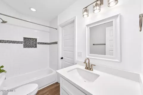 Bath - 4622 E Virginia Ave, Phoenix, AZ 85008 photo 3 of 4