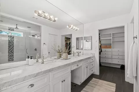 Bath - 4330 E Devonshire Ave, Phoenix, AZ 85018 photo 1 of 3