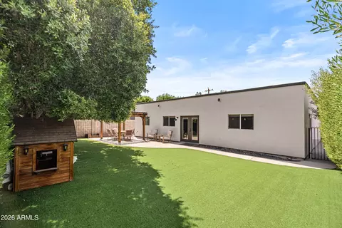 Exterior - 4330 E Devonshire Ave, Phoenix, AZ 85018 photo 7 of 9