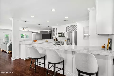 Kitchen - 4330 E Devonshire Ave, Phoenix, AZ 85018 photo 3 of 6