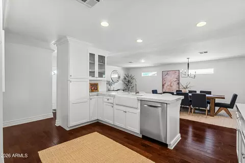 Kitchen - 4330 E Devonshire Ave, Phoenix, AZ 85018 photo 6 of 6