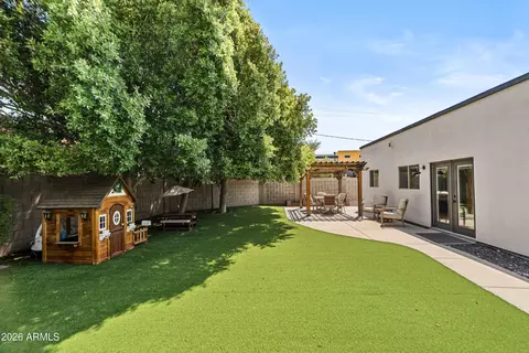 Exterior - 4330 E Devonshire Ave, Phoenix, AZ 85018 photo 2 of 9