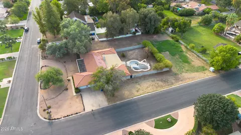 View/Area - 619 E Leah Ln, Gilbert, AZ 85234 photo 4 of 10