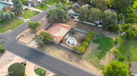 View/Area - 619 E Leah Ln, Gilbert, AZ 85234 photo 5 of 10