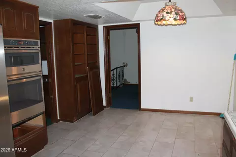 Entry Way - 619 E Leah Ln, Gilbert, AZ 85234 photo 2 of 3