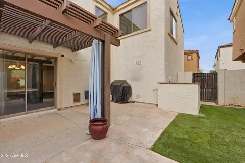 Exterior - 2944 E Megan St, Gilbert, AZ 85295 photo 6 of 8