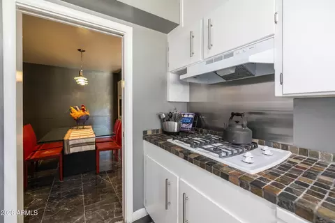 Kitchen - 140 E Coronado Rd #19, Phoenix, AZ 85004 photo 5 of 11