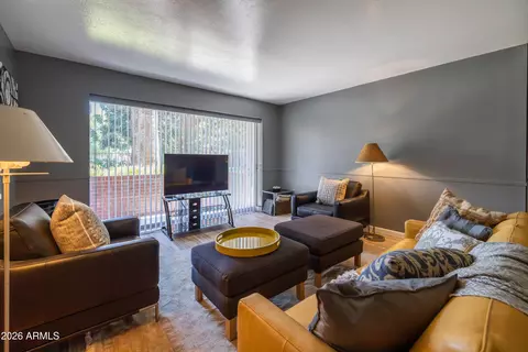 Living - 140 E Coronado Rd #19, Phoenix, AZ 85004 photo 2 of 6