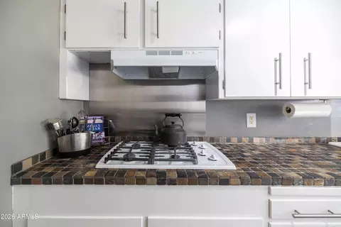 Kitchen - 140 E Coronado Rd #19, Phoenix, AZ 85004 photo 3 of 11
