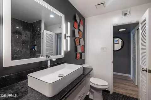 Bath - 140 E Coronado Rd #19, Phoenix, AZ 85004 photo 7 of 7