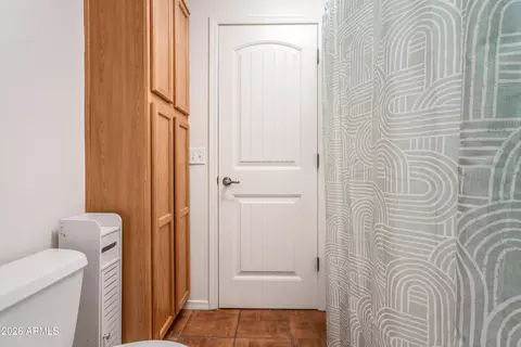 Bath - 83 Maricopa Dr, Bisbee, AZ 85603 photo 2 of 2