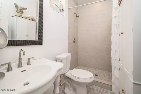 Bath - 1150 E Polk St, Phoenix, AZ 85006 photo 1 of 3