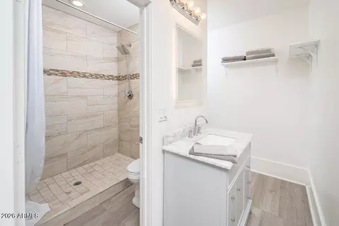Bath - 1150 E Polk St, Phoenix, AZ 85006 photo 3 of 3
