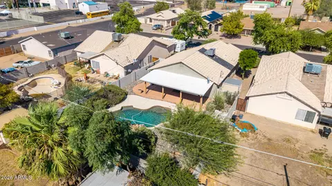 View/Area - 4040 N 14th Pl, Phoenix, AZ 85014 photo 5 of 6