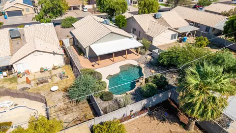 View/Area - 4040 N 14th Pl, Phoenix, AZ 85014 photo 4 of 6