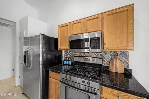 Kitchen - 4040 N 14th Pl, Phoenix, AZ 85014 photo 3 of 4