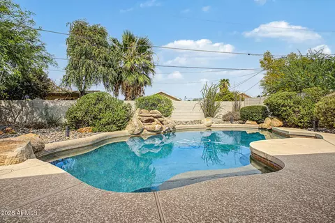 Exterior - 4040 N 14th Pl, Phoenix, AZ 85014 photo 7 of 11