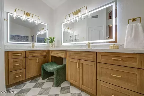 Bath - 1250 E Captain Dreyfus Ave, Phoenix, AZ 85022 photo 2 of 8