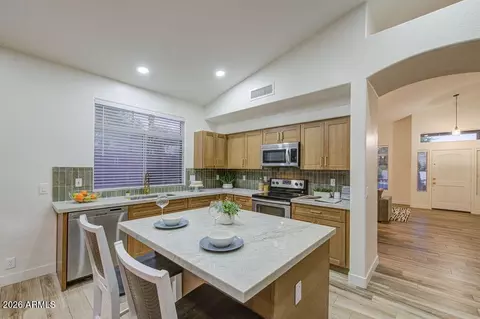 Kitchen - 1250 E Captain Dreyfus Ave, Phoenix, AZ 85022 photo 5 of 8