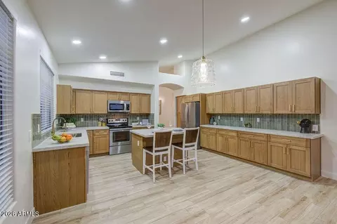 Kitchen - 1250 E Captain Dreyfus Ave, Phoenix, AZ 85022 photo 7 of 8
