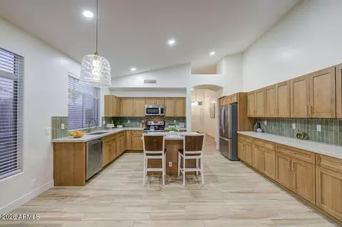 Kitchen - 1250 E Captain Dreyfus Ave, Phoenix, AZ 85022 photo 6 of 8