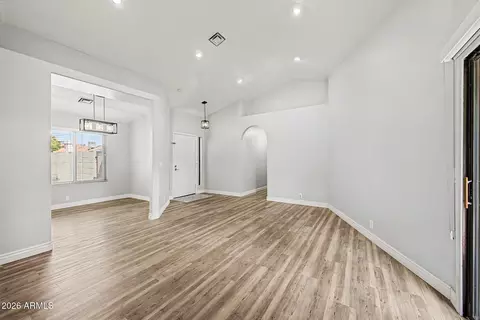 Living - 4407 E Amberwood Dr, Phoenix, AZ 85048 photo 2 of 4