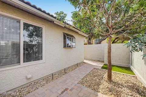 Exterior - 4407 E Amberwood Dr, Phoenix, AZ 85048 photo 3 of 8